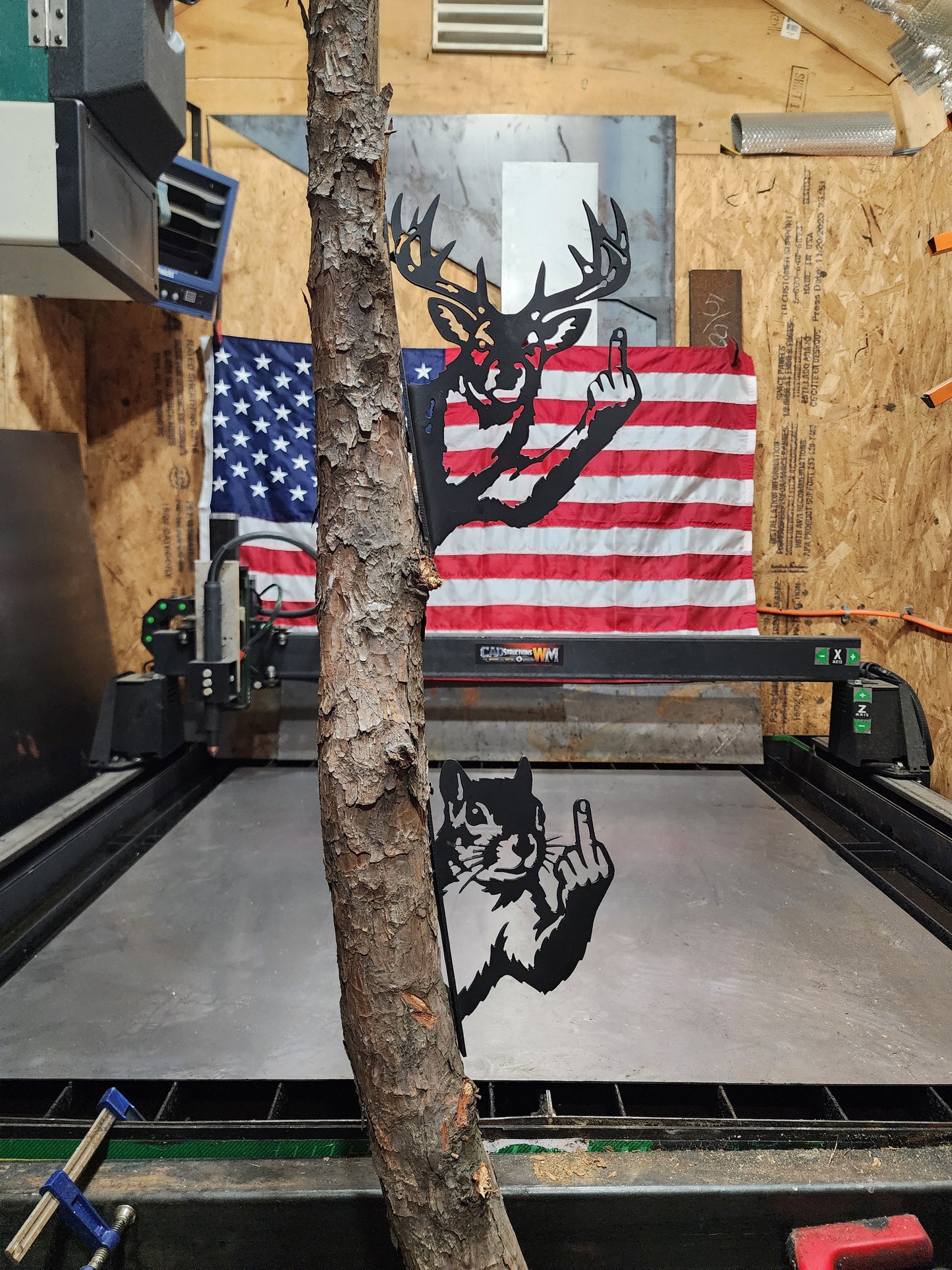 Buck Middle Finger Tree Mount – 12-Gauge Steel